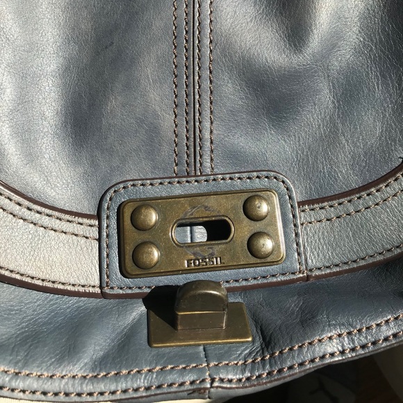 Vintage Re-Issue Flap Crossbody - Picture 2 of 9